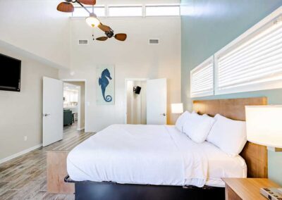 2 Bedroom Beach House 4 Doubles + Queen Sofa Sleeper (sleeps 10) 15