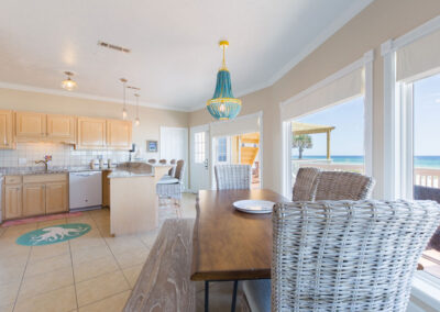 4 Bedroom Beach House (sleeps 16) 6