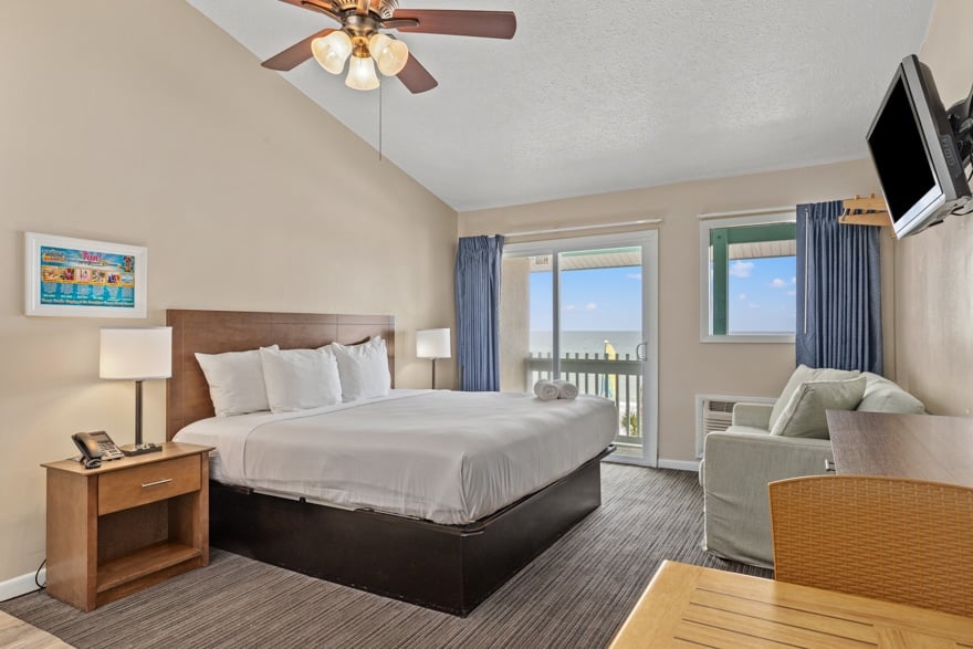 Studio Hotel Room With Kitchen