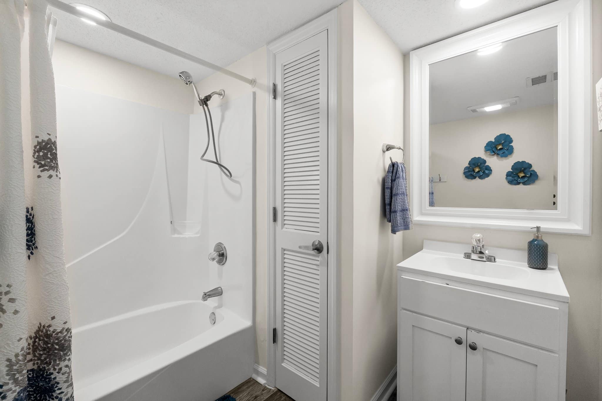 17-web-or-mls-17315-Front-Beach-Rd-603E-15