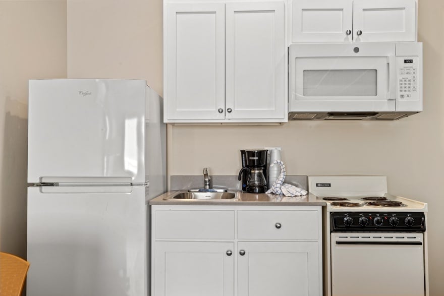 Studio-with-Kitchen-Sleeps-4-2-1