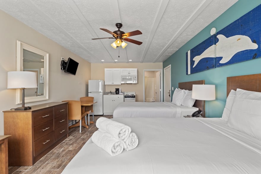 Studio-with-Kitchen-Sleeps-4-4-1