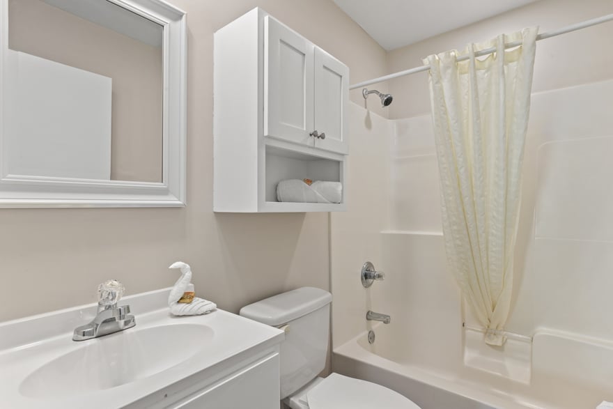 Studio-with-Kitchen-Sleeps-4-5-1