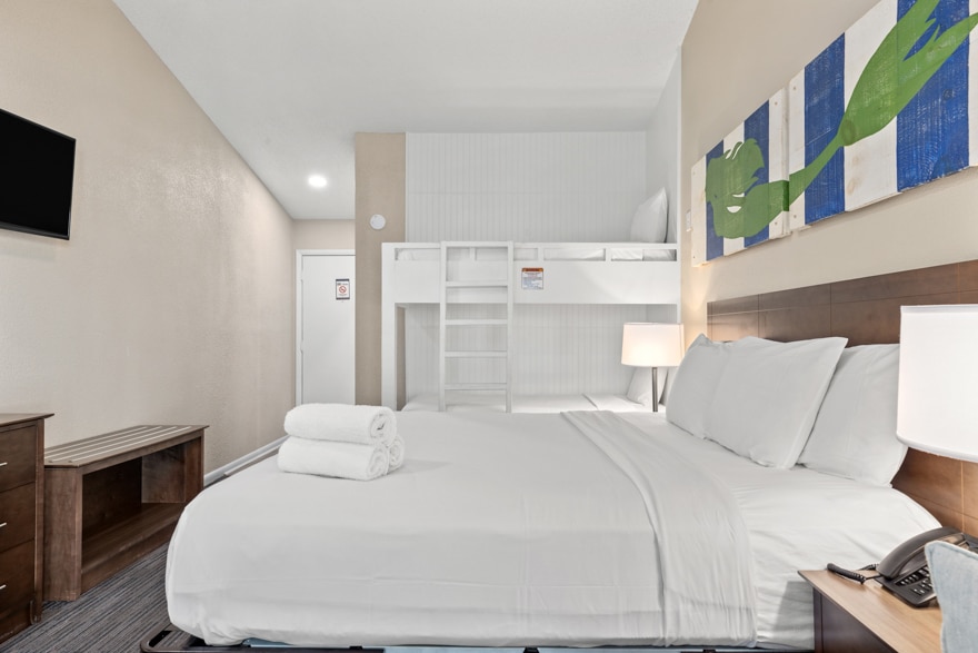 Studio-with-kitchen-Sleeps-4-3-2