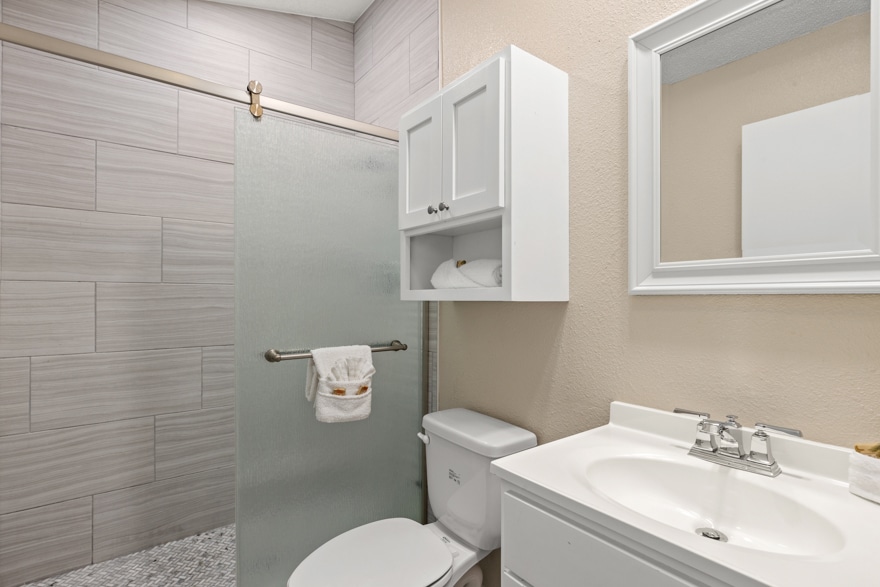 Studio-with-kitchen-Sleeps-4-5-2