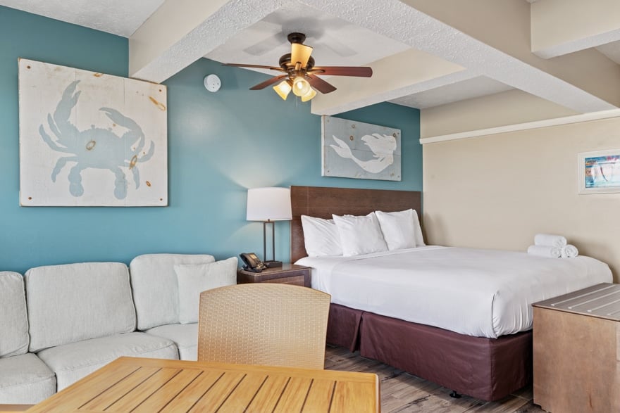 Studio-with-kitchen-Sleeps-4-King-Bed-4