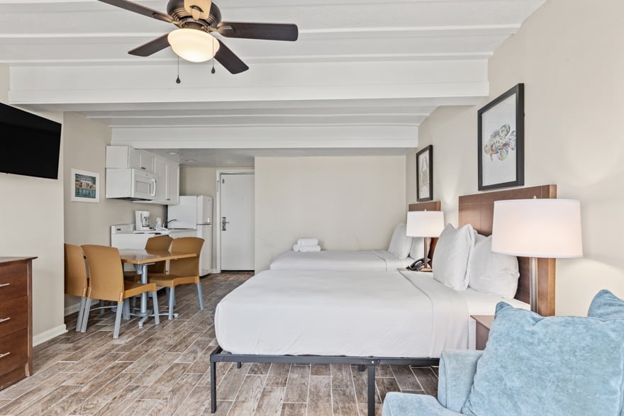 Studio-with-kitchen-Sleeps-6-4