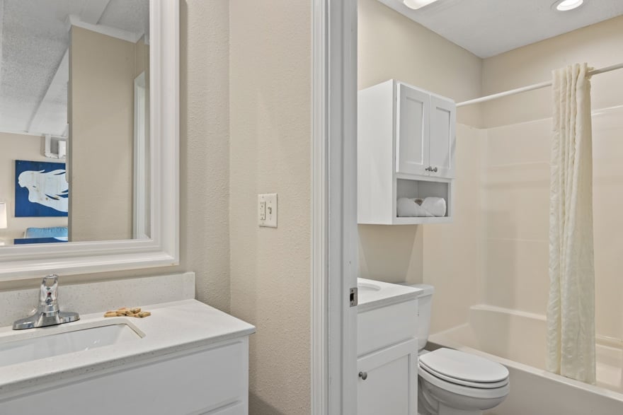 2-Bedroom-Suite-Sleeps-10-4