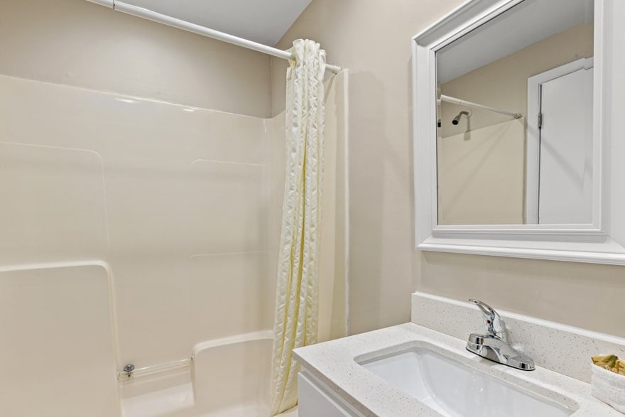 One-Bedroom-Suite-Sleeps-8-2