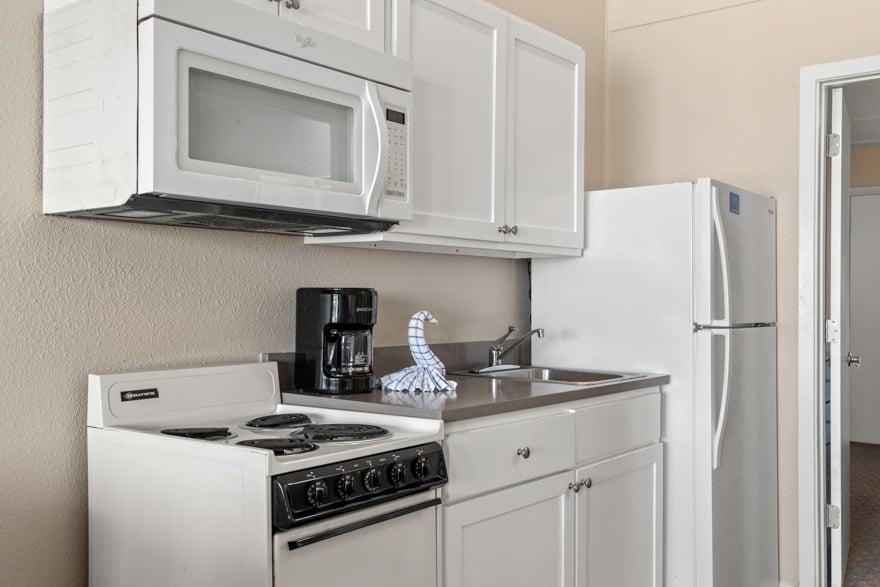 One-Bedroom-Suite-Sleeps-8-3-1