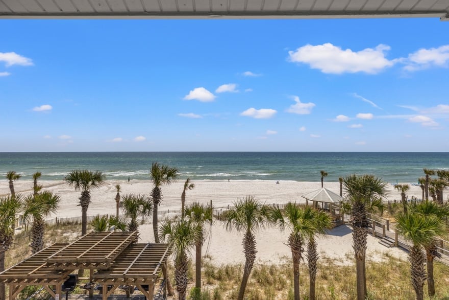 One-Bedroom-Suite-Sleeps-8-6-1